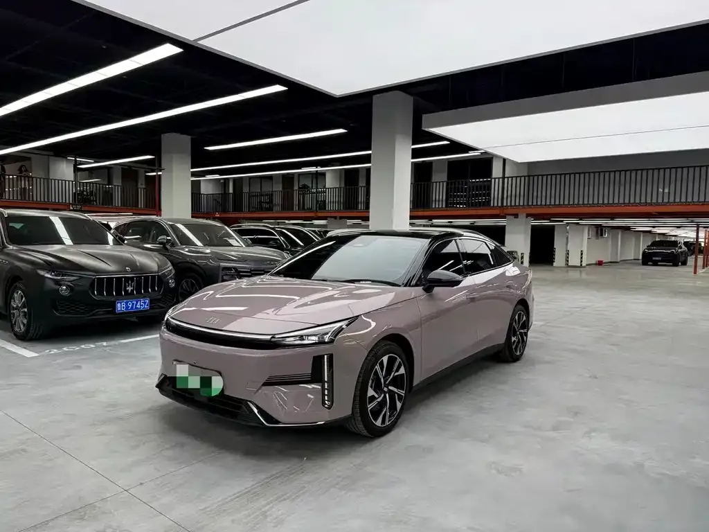 Geely Galaxy L6 — фото 1