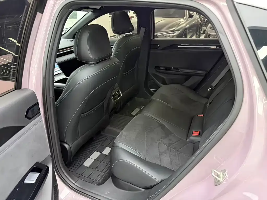 Geely Galaxy L6 — фото 3