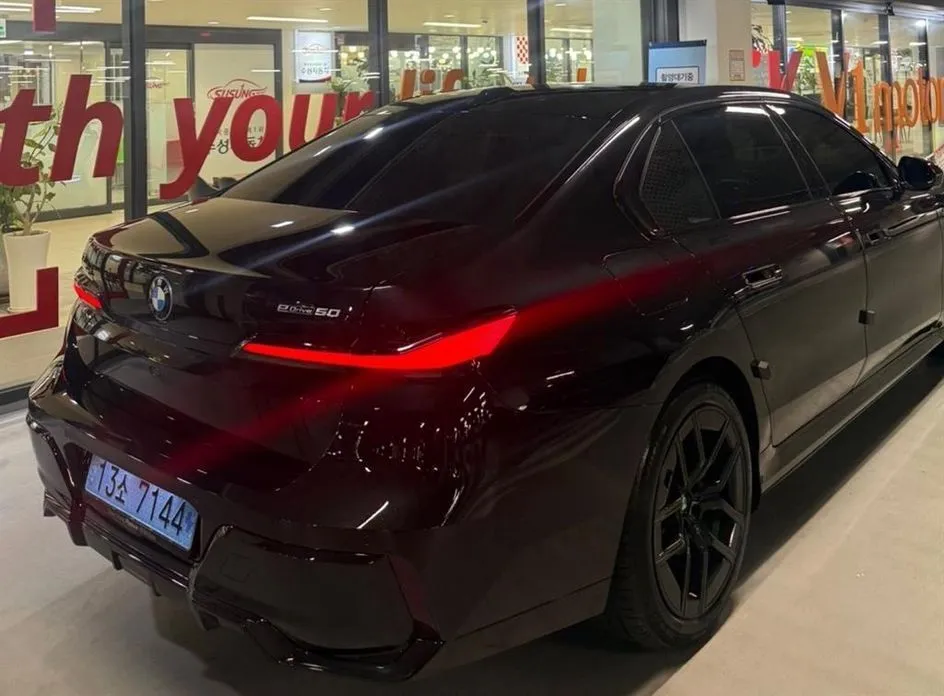 BMW i7 — фото 4