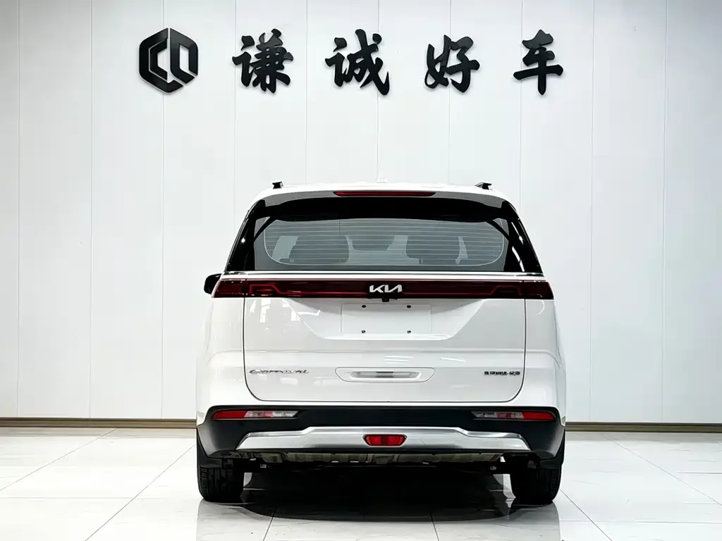 Kia Carnival — фото 2
