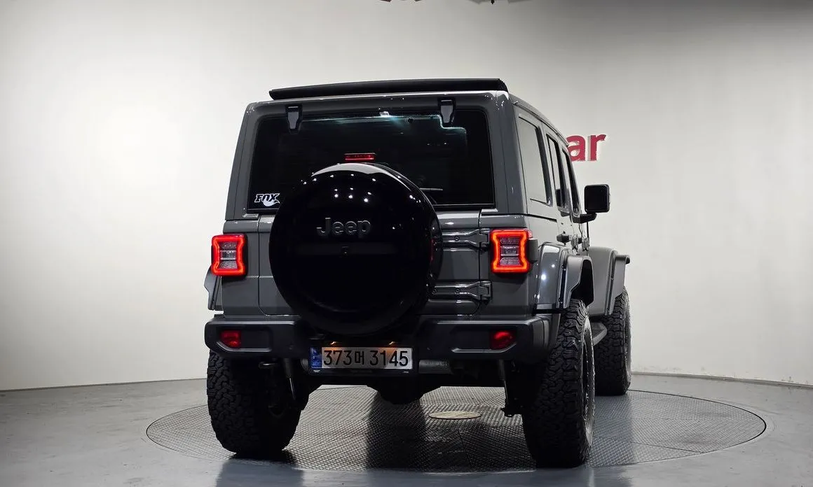Jeep Wrangler — фото 9