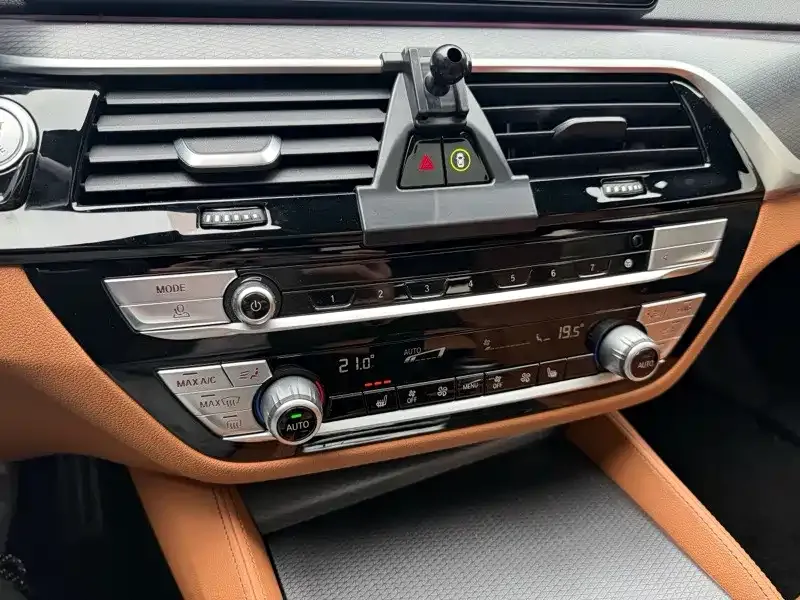 BMW 5 Series (Import) — фото 10