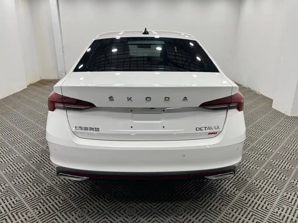 Skoda Octavia — фото 8