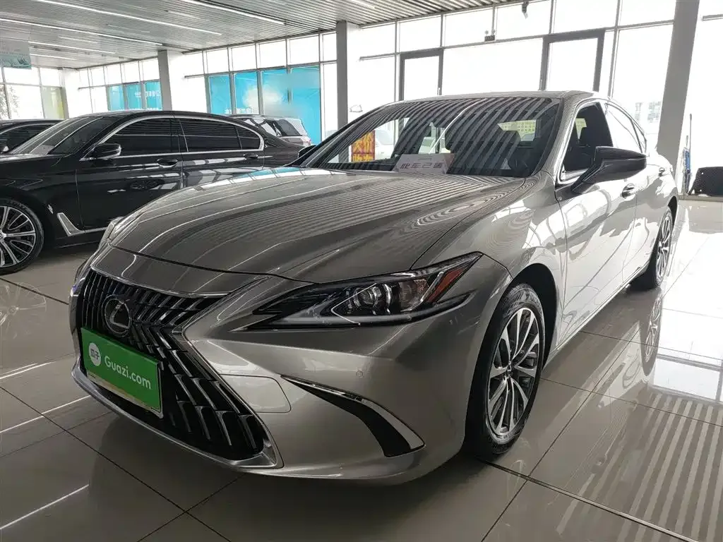 Lexus ES — фото 9