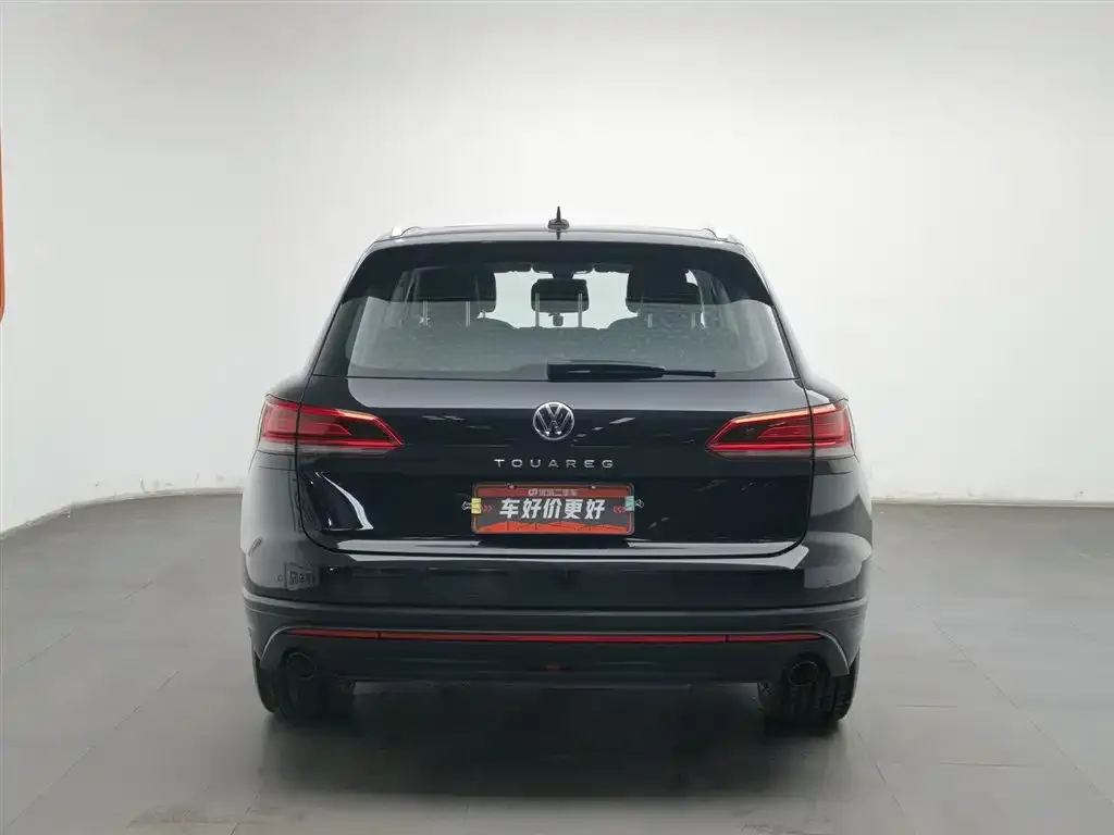 Volkswagen Touareg — фото 7