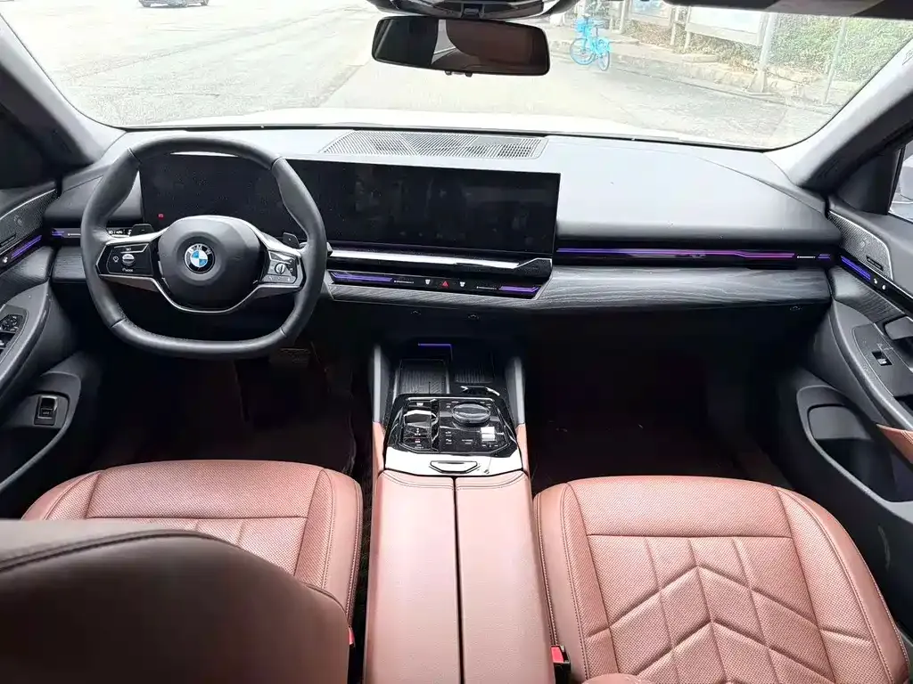 BMW 5 Series — фото 9