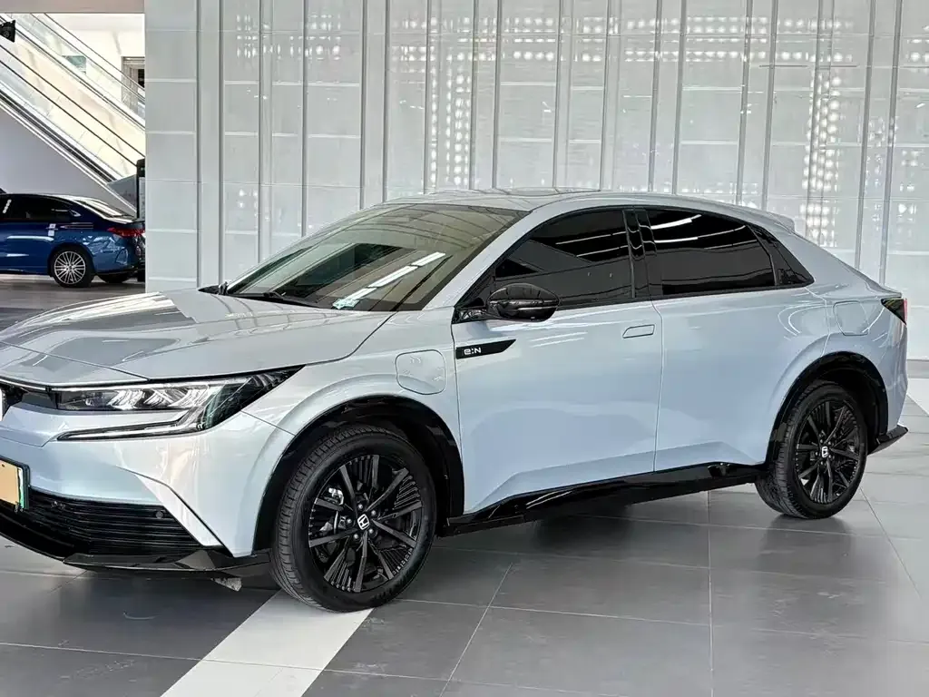 Honda e:NP2 — фото 1