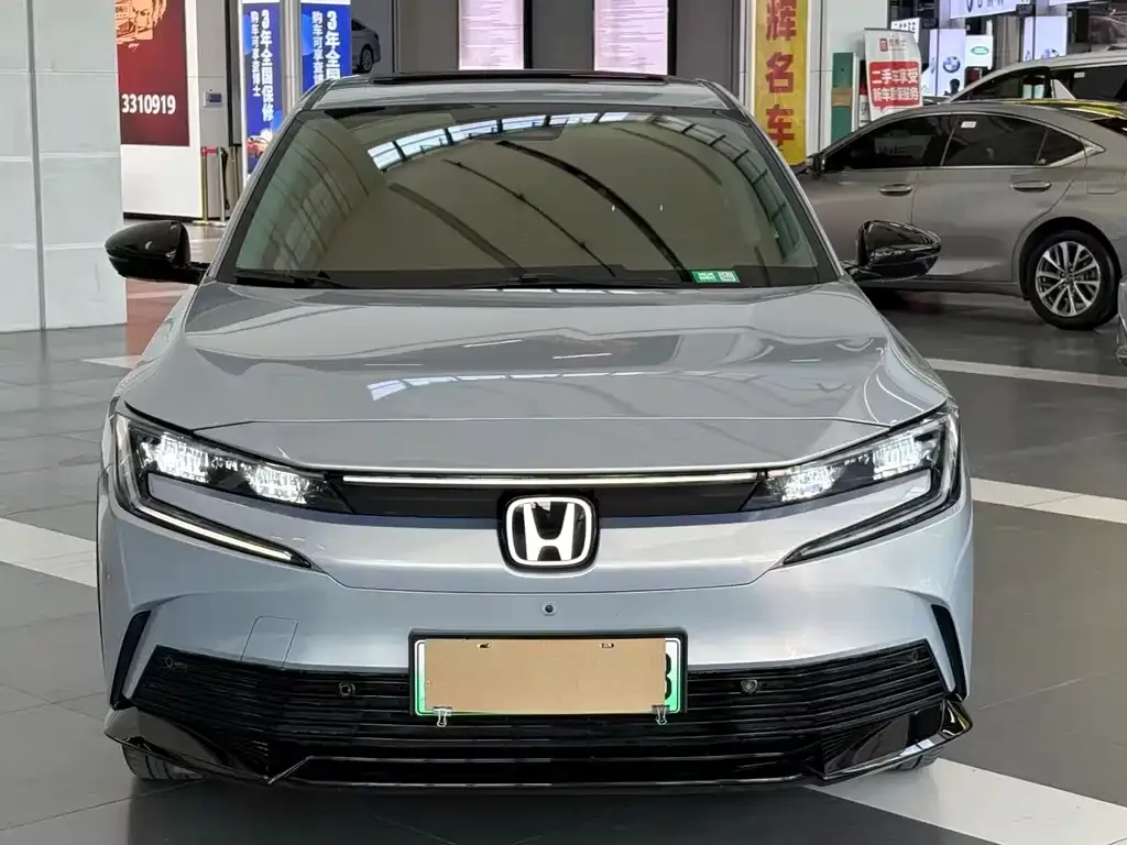 Honda e:NP2 — фото 9