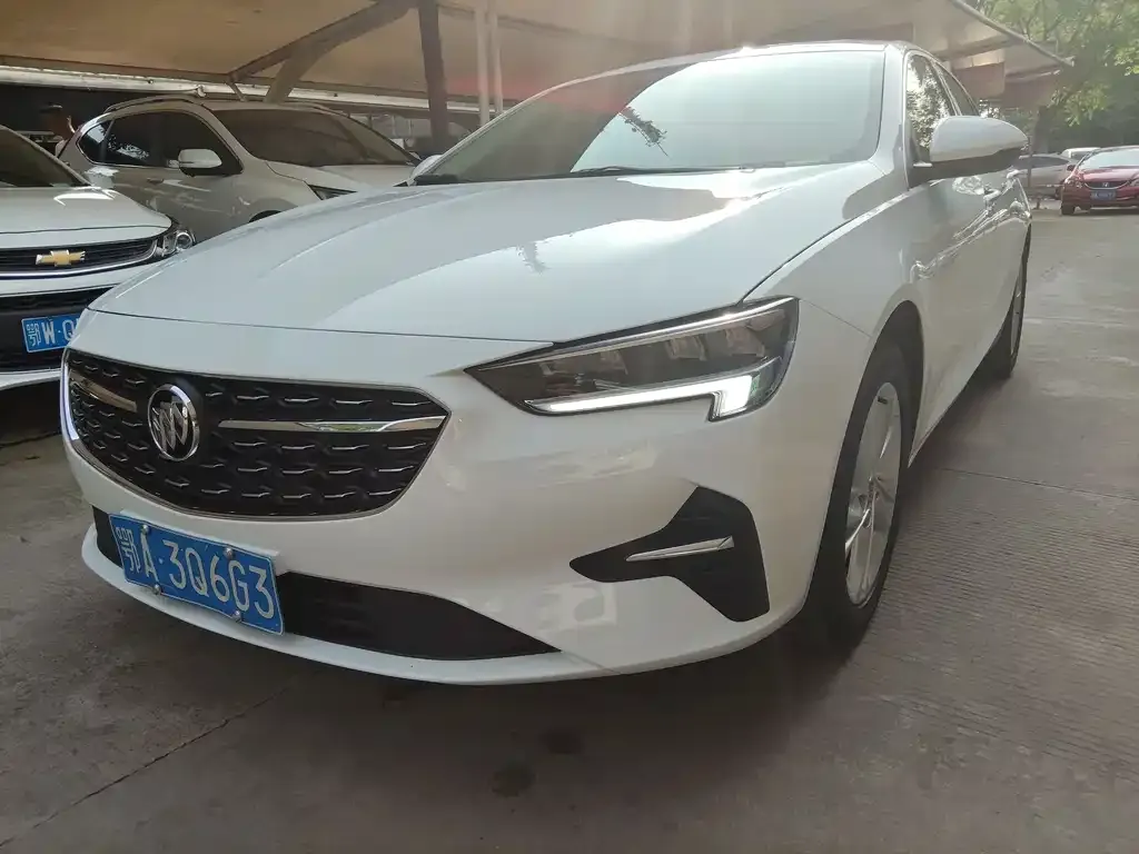 Buick Regal — фото 1