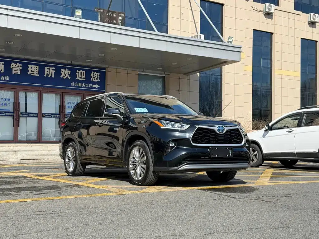 Toyota Highlander — фото 5