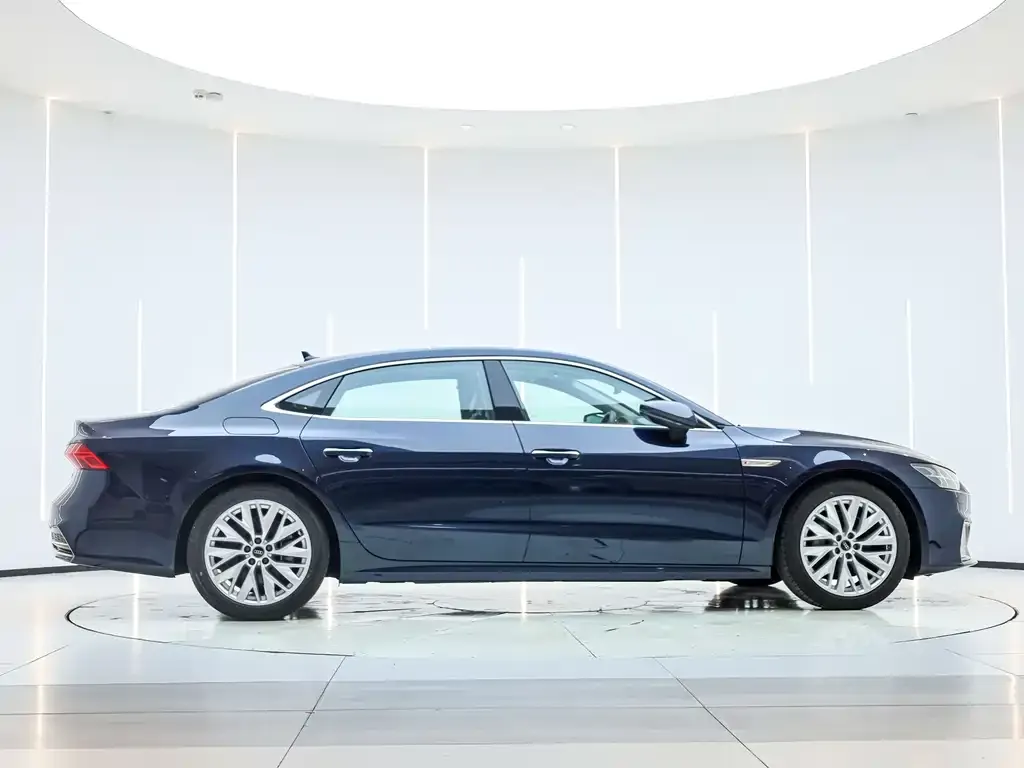 Audi A7L — фото 3