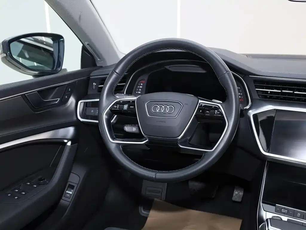 Audi A7L — фото 9