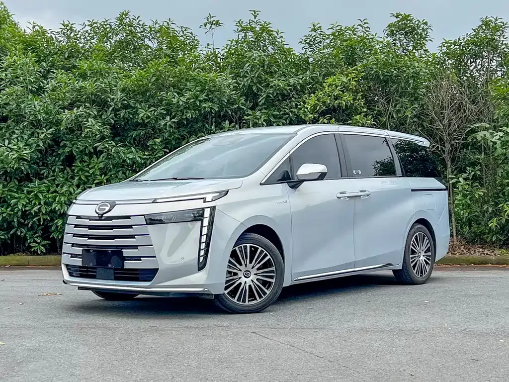GAC Motor E8 Hybrid — фото 1