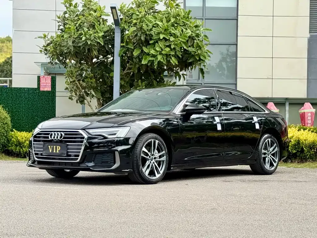 Audi A6L — фото 1