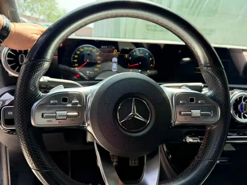 Mercedes-Benz CLA (Import) — фото 9