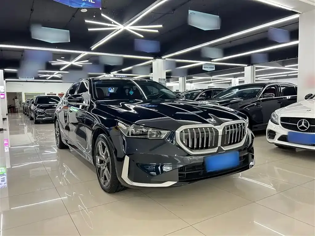 BMW 5 Series — фото 10