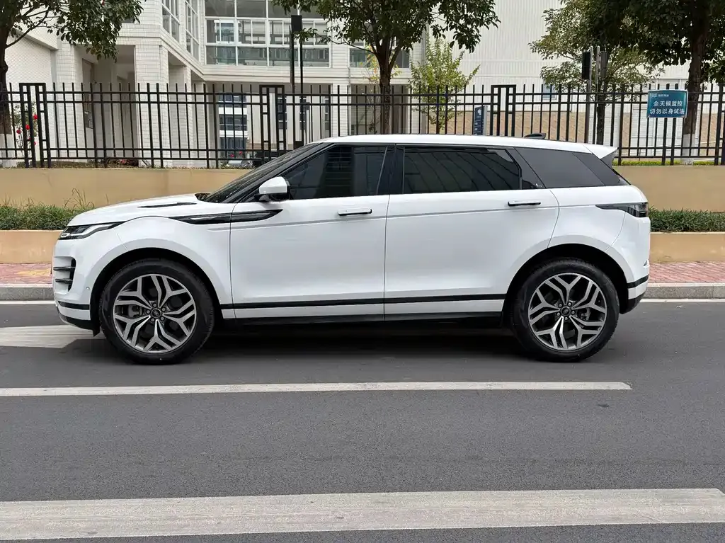 Land Rover Evoque — фото 6