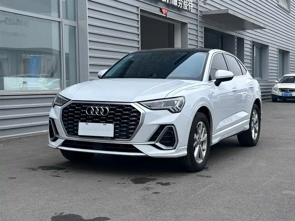 Audi Q3 Sportback — фото 1