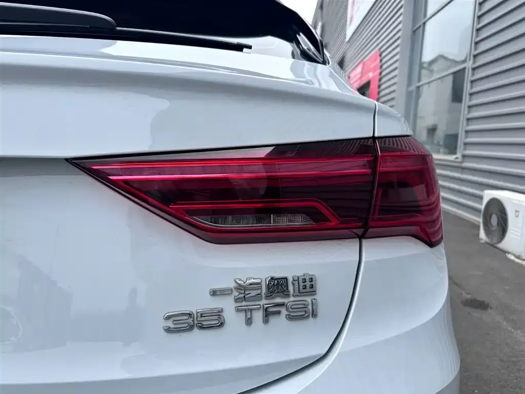 Audi Q3 Sportback — фото 2