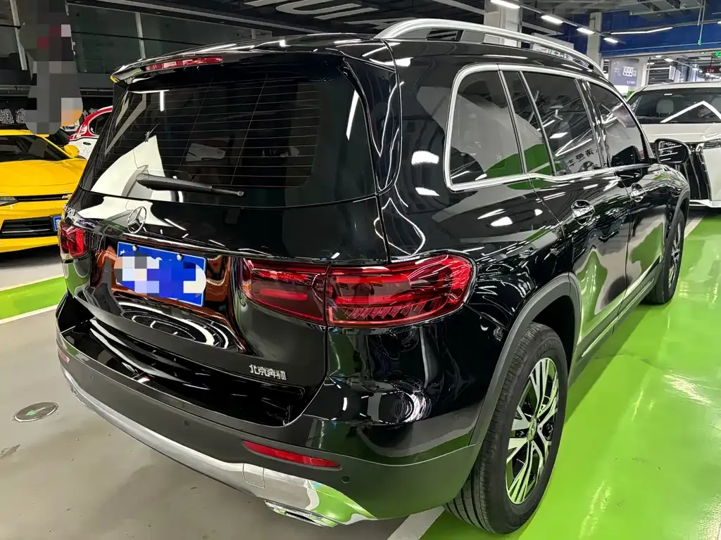 Mercedes-Benz GLB — фото 10