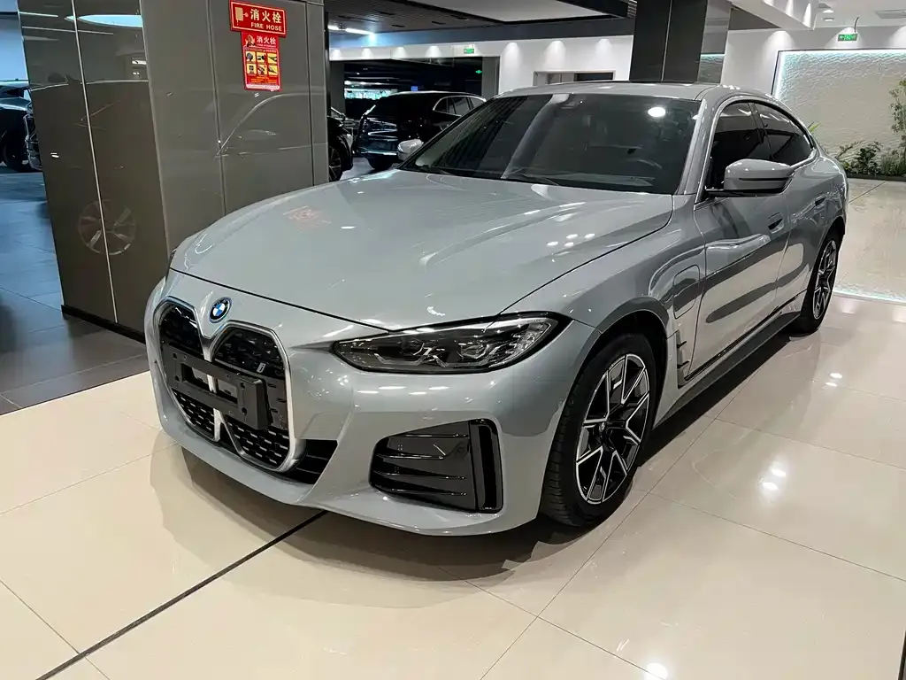 BMW i4 — фото 1