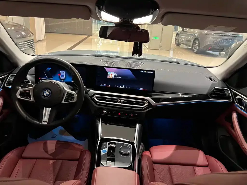 BMW i4 — фото 3