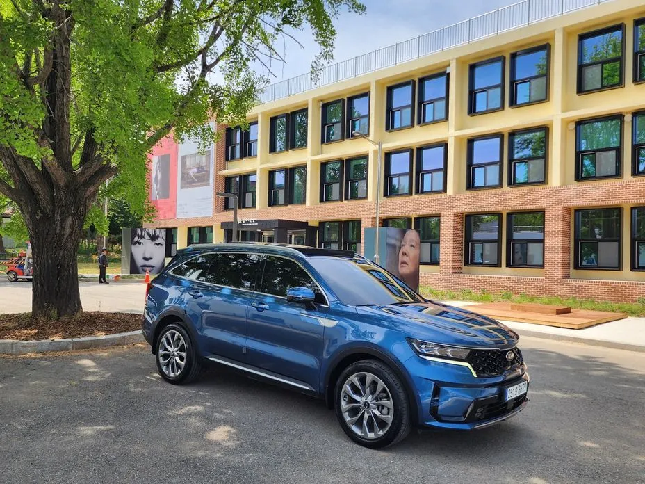 Kia Sorento — фото 10