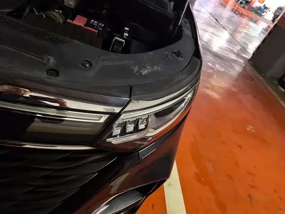 Roewe iMAX8 — фото 4