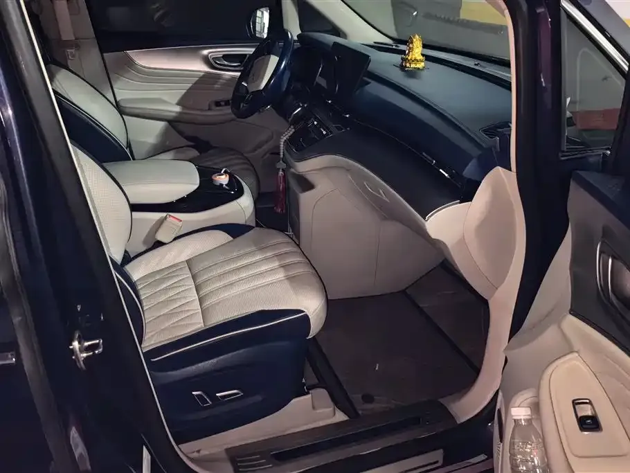 Roewe iMAX8 — фото 9
