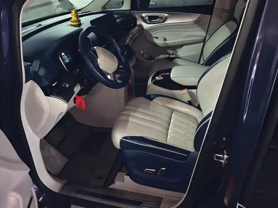 Roewe iMAX8 — фото 8