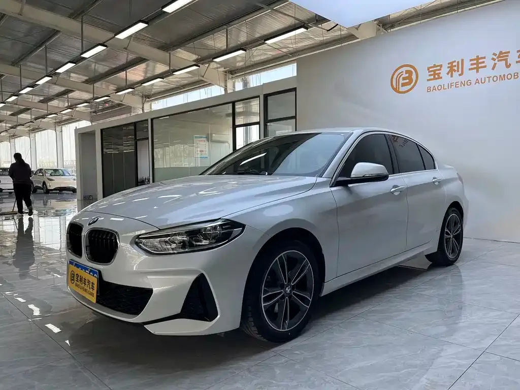 BMW 1 Series — фото 1