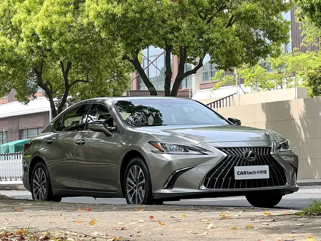 Lexus ES — фото 8