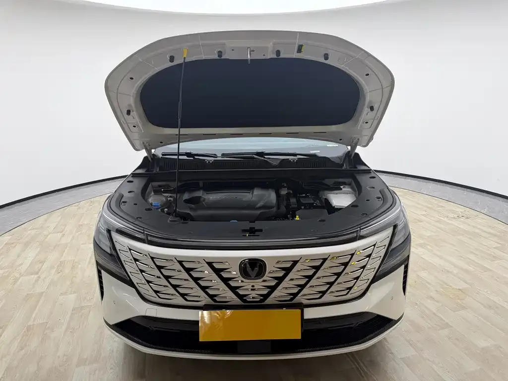 Changan CS75PLUS — фото 9
