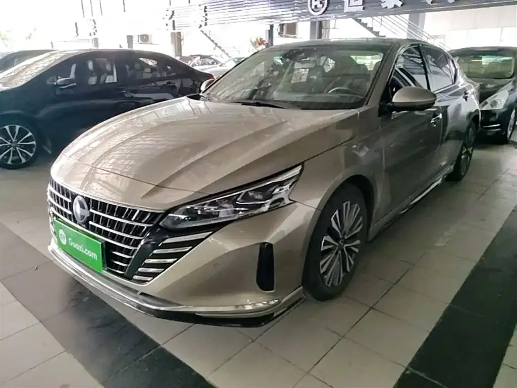 Nissan Teana — фото 1