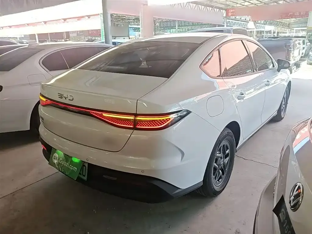 BYD Seal 05 DM-i — фото 9