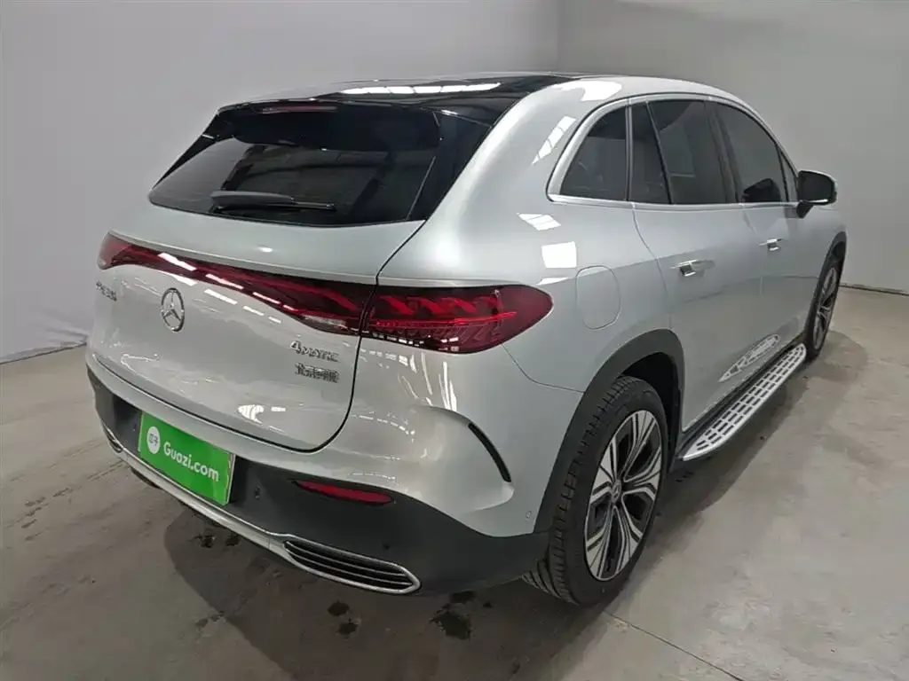 Mercedes-Benz EQE SUV — фото 3