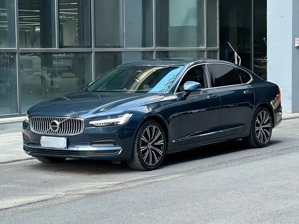 Volvo S90 — фото 1