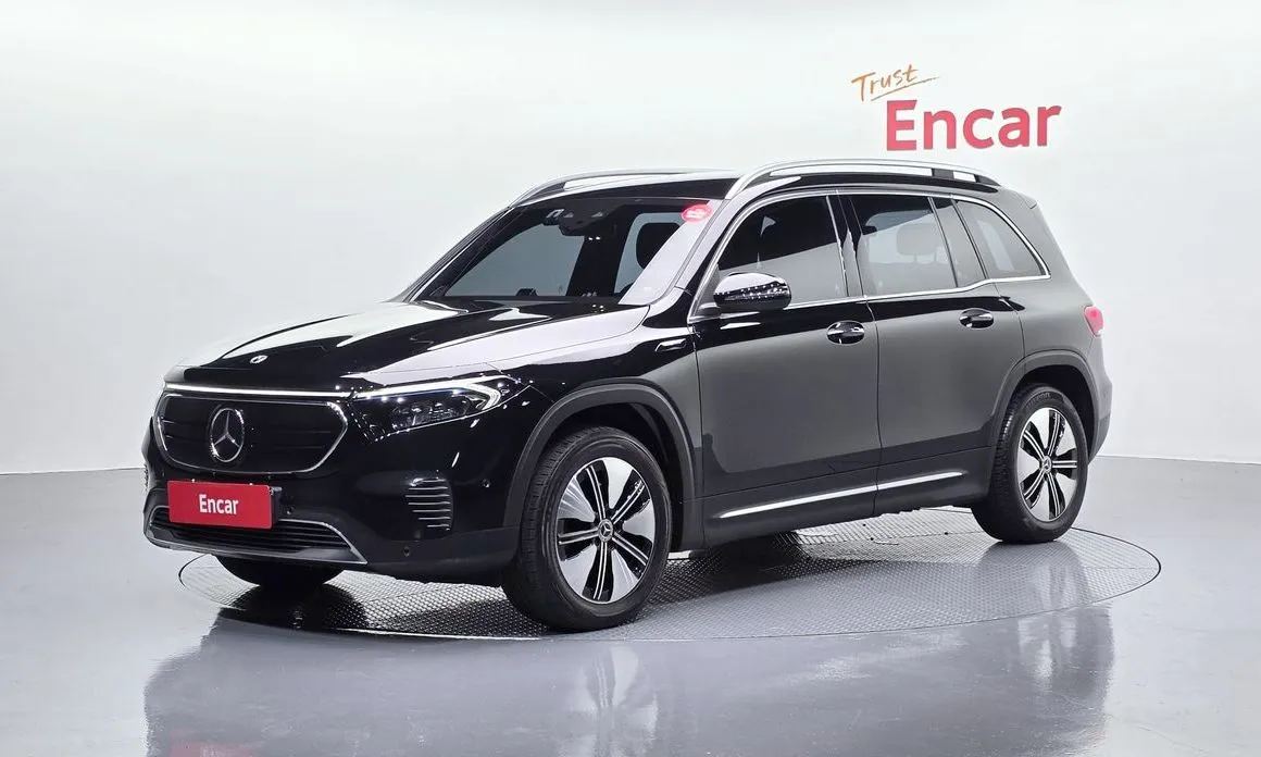 Mercedes-Benz EQB — фото 1