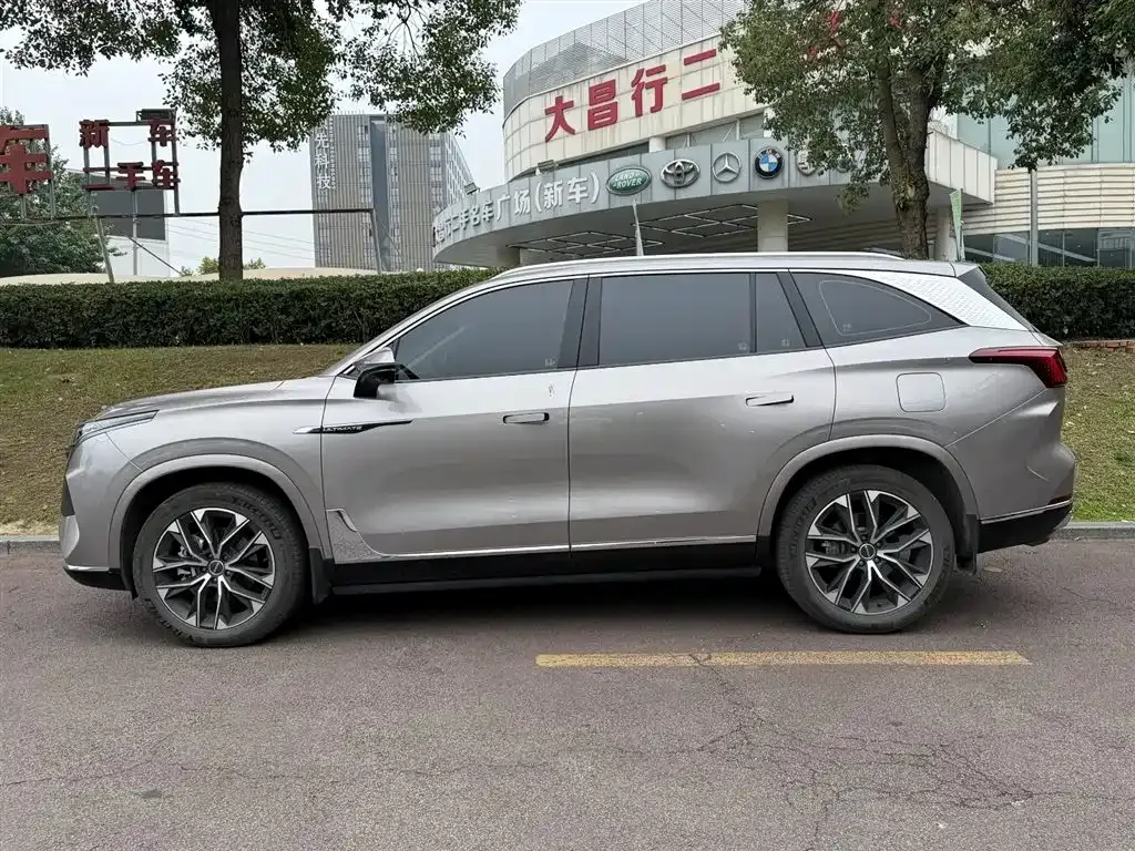 Roewe RX9 — фото 9