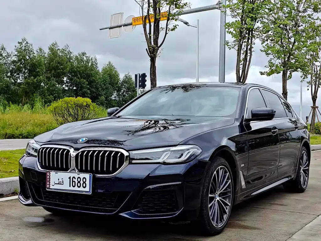 BMW 5 Series — фото 1
