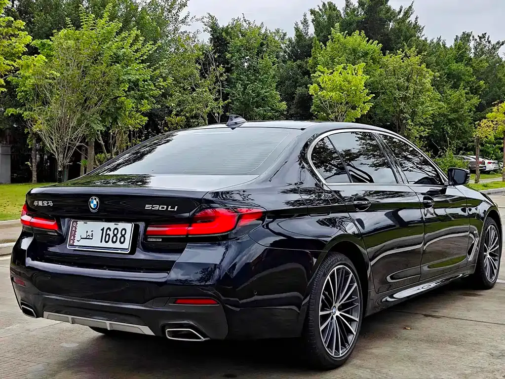 BMW 5 Series — фото 10