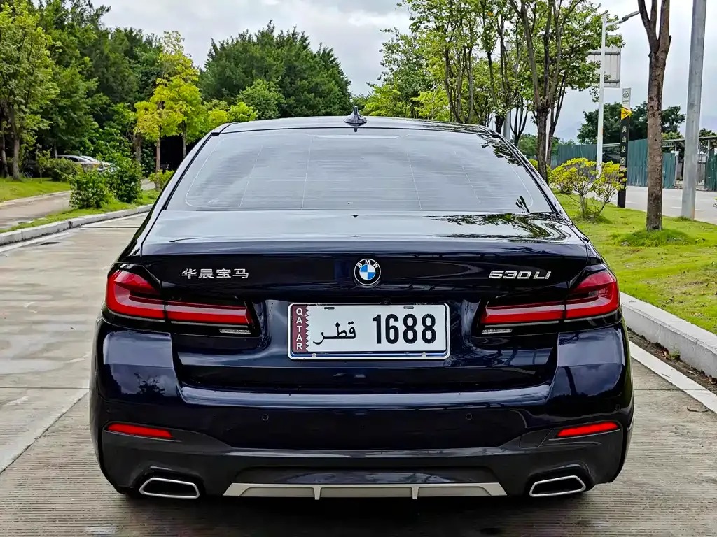 BMW 5 Series — фото 4