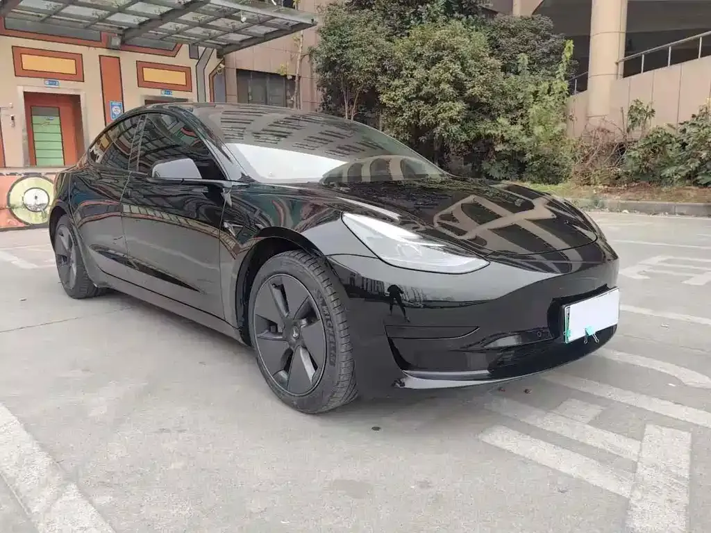 Tesla Model 3 — фото 3