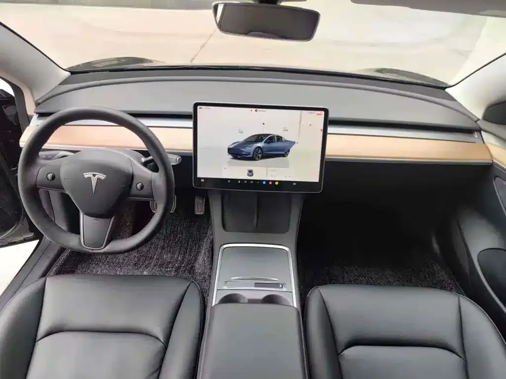 Tesla Model 3 — фото 2