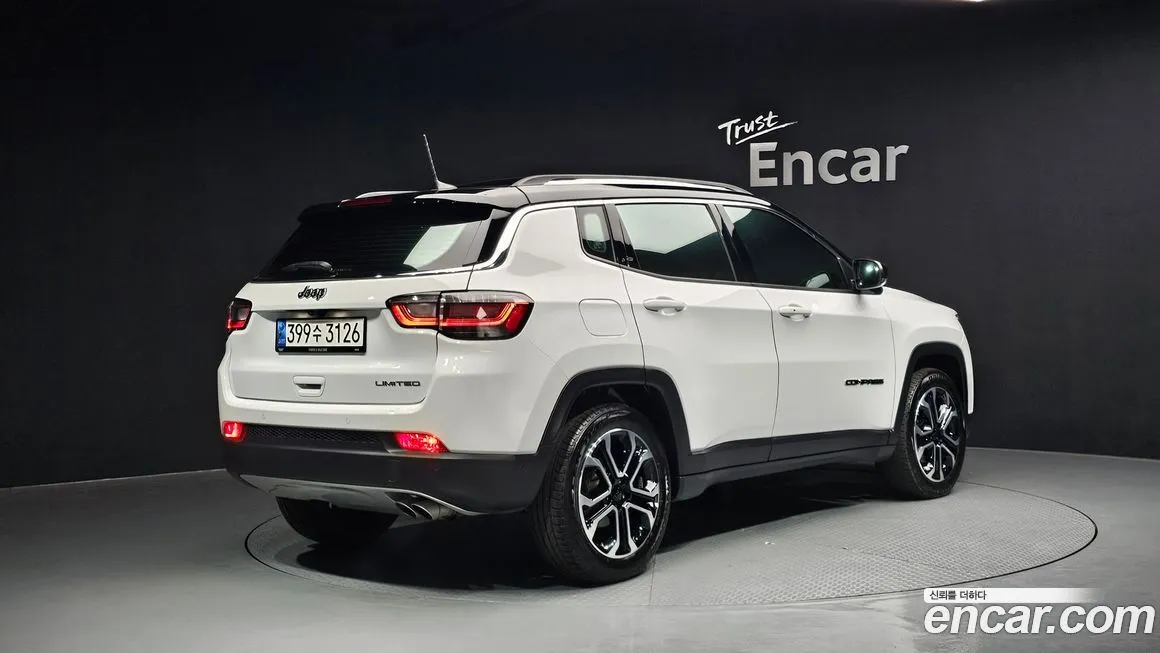Jeep Compass — фото 6