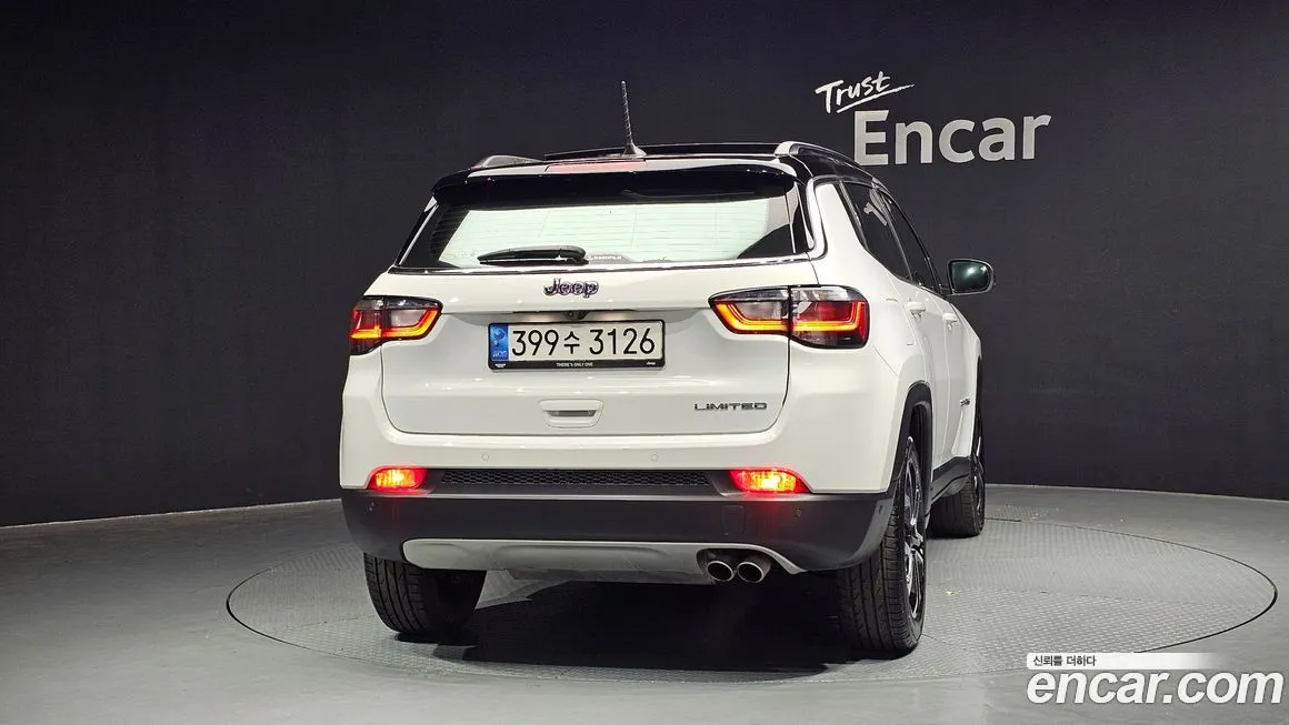 Jeep Compass — фото 4