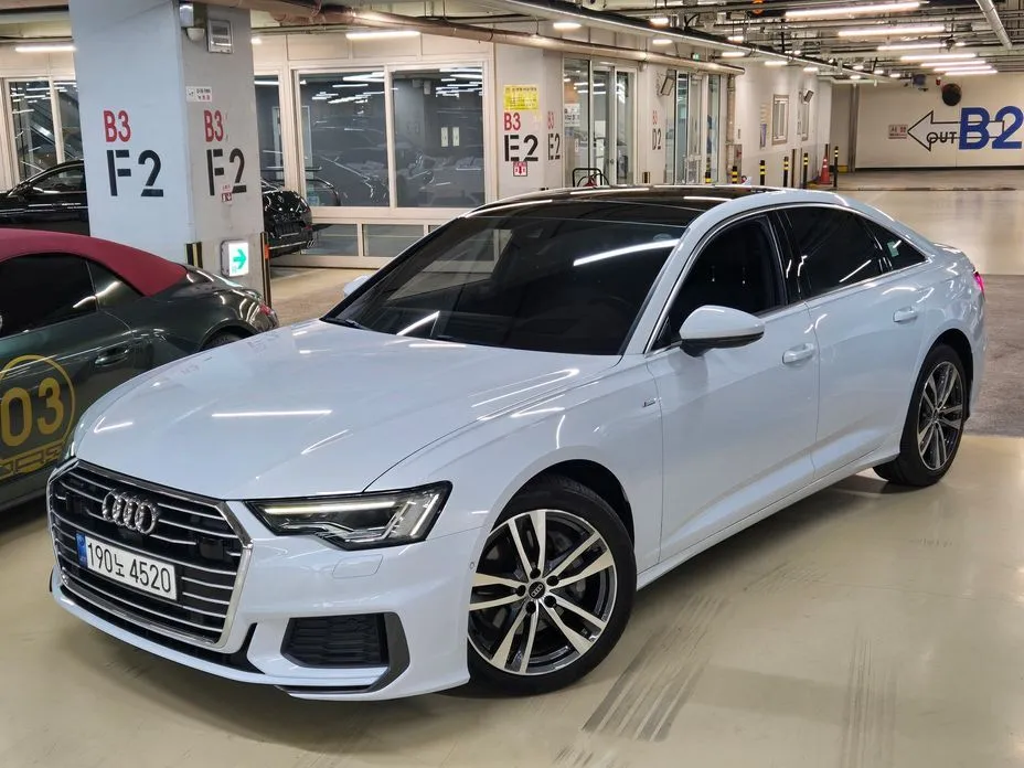 Audi A6 — фото 1