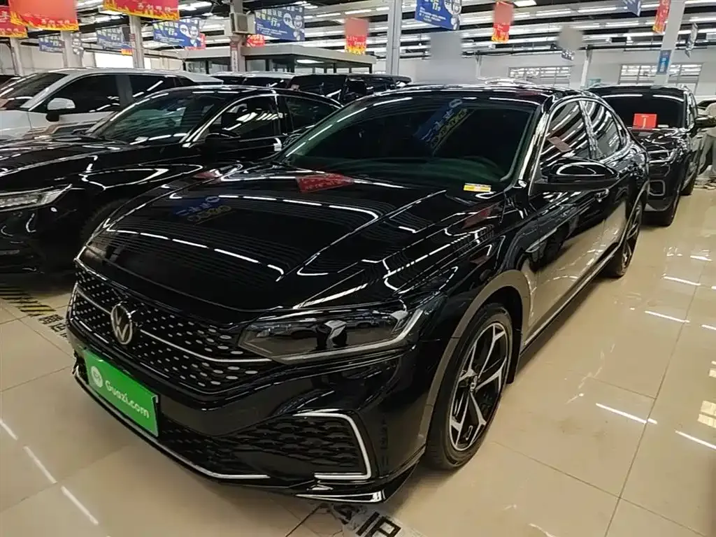 Volkswagen Passat — фото 1