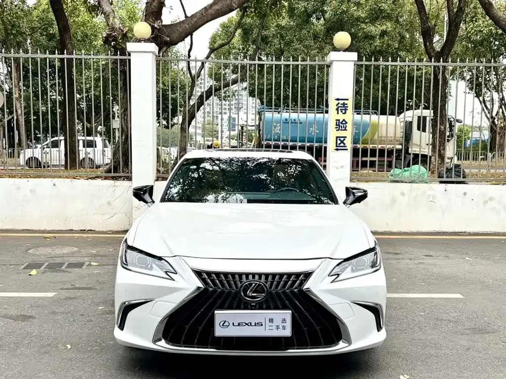 Lexus ES — фото 6