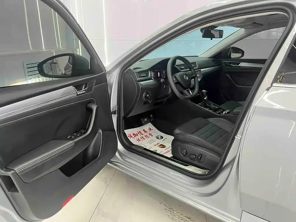 Skoda Superb — фото 4